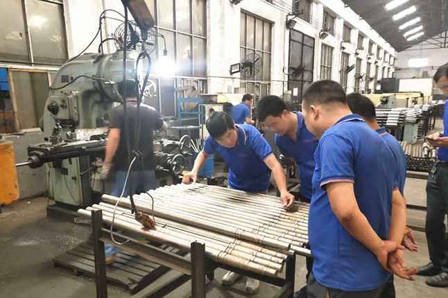 乐动在线官网-乐动(中国)每周对各个工序进行质量监督检验的现场。